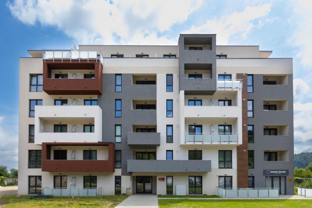 Dominic Apartments سيفِسوارا المظهر الخارجي الصورة
